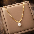 Pearl necklace Gold